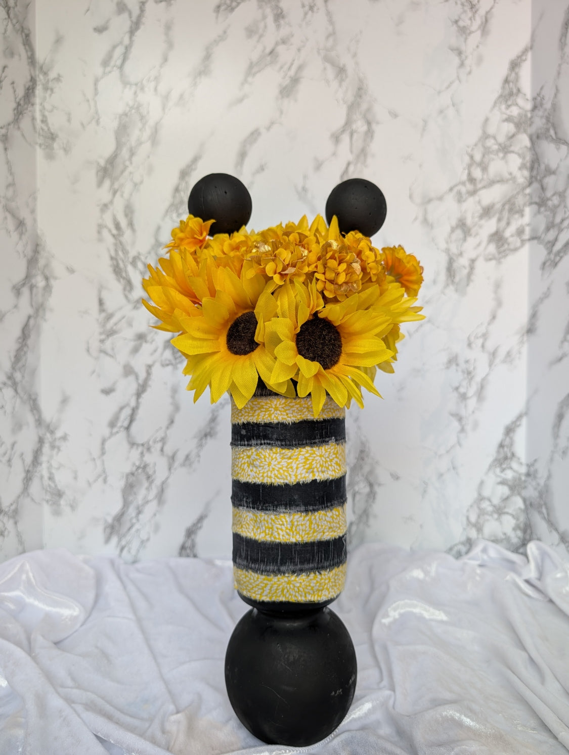 Bumble Bee Sunflower Vase Set